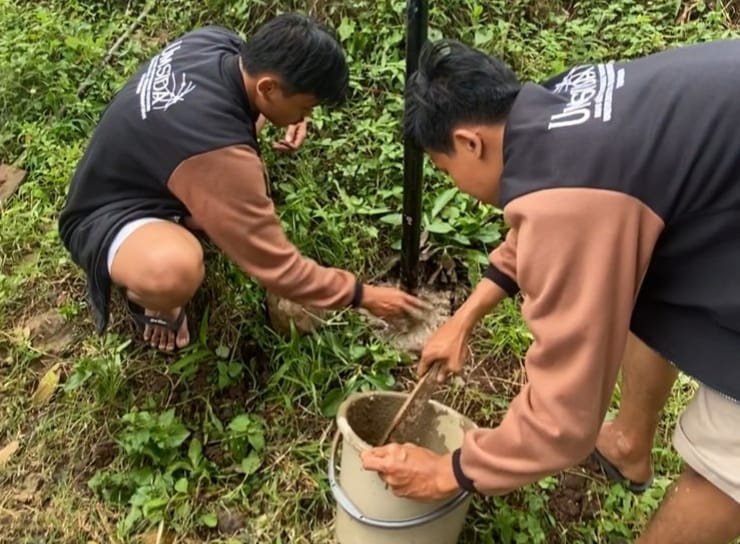 pemasangan kaca cembung